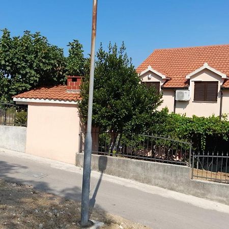 Apartmani A.Teskera Trogir Bagian luar foto