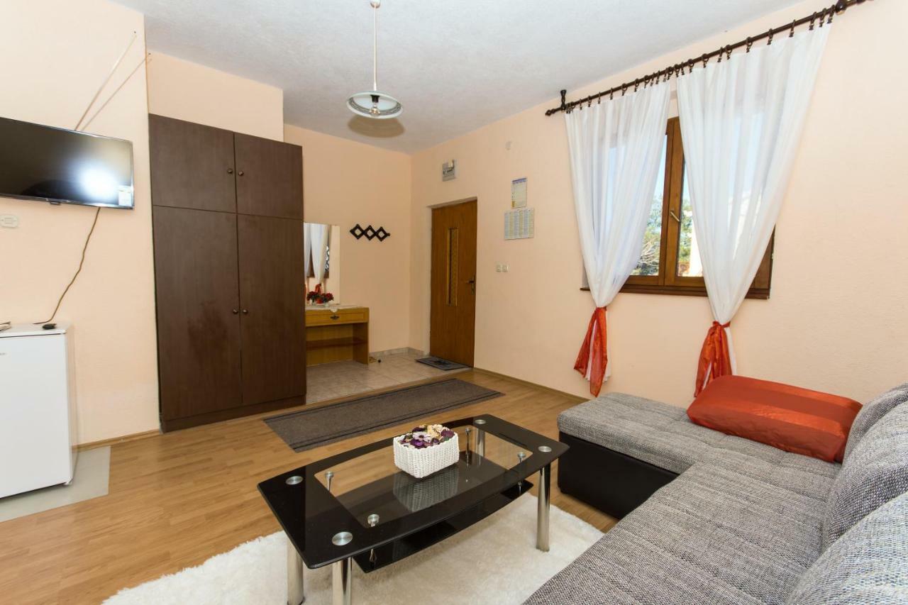 Apartmani A.Teskera Trogir Bagian luar foto