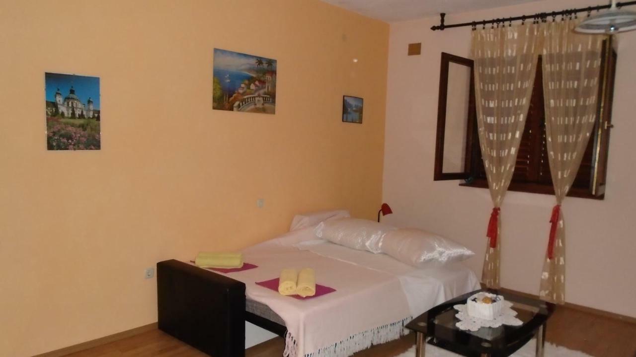 Apartmani A.Teskera Trogir Bagian luar foto