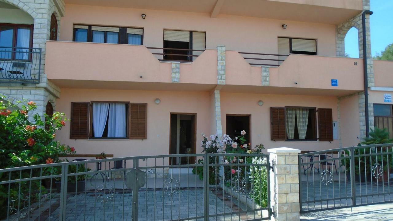 Apartmani A.Teskera Trogir Bagian luar foto